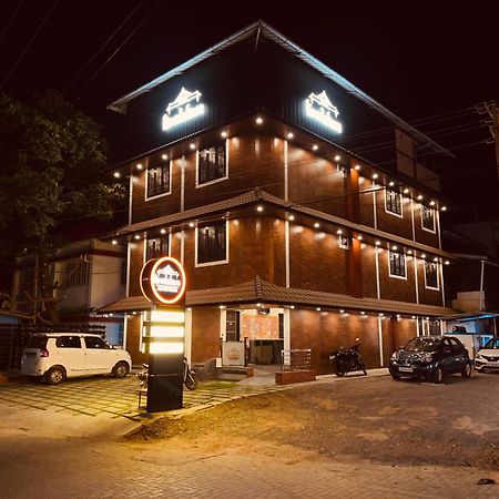 Hotel Kovilakam Achutham Guruvāyūr Exterior foto